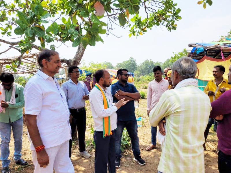 गौठान में न तो गरूवा है और न ही घुरवा- बाफना