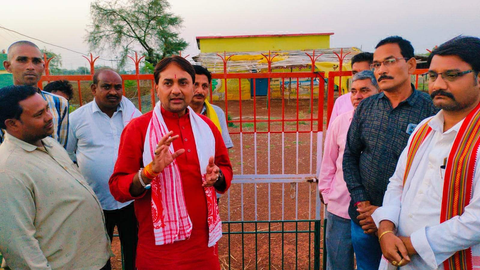 कांग्रेस सरकार ने हड़प लिया है गौमाता का चारा-पानी- नीलू कांग्रेस सरकार ने हड़प लिया है गौमाता का चारा-पानी- नीलू