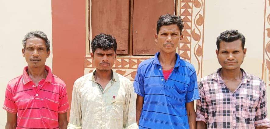 हत्या और पुलिस हमले में शामिल 5 नक्सली गिफ्तार हत्या और पुलिस हमले में शामिल 5 नक्सली गिफ्तार