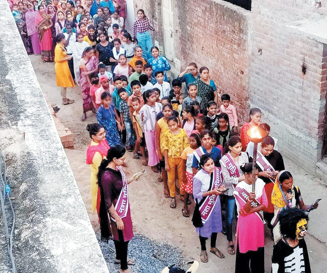 शराब के खिलाफ महिलाओं ने निकाली नशा मुक्ति रैली शराब के खिलाफ महिलाओं ने निकाली नशा मुक्ति रैली