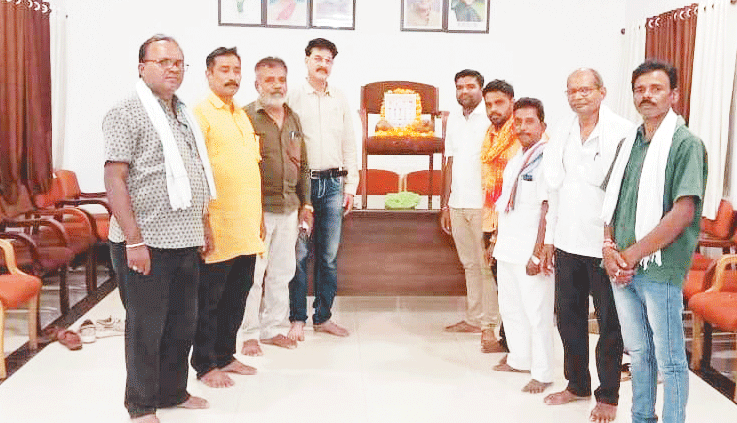 झीरम घाटी के शहीदों को दी श्रद्धांजलि