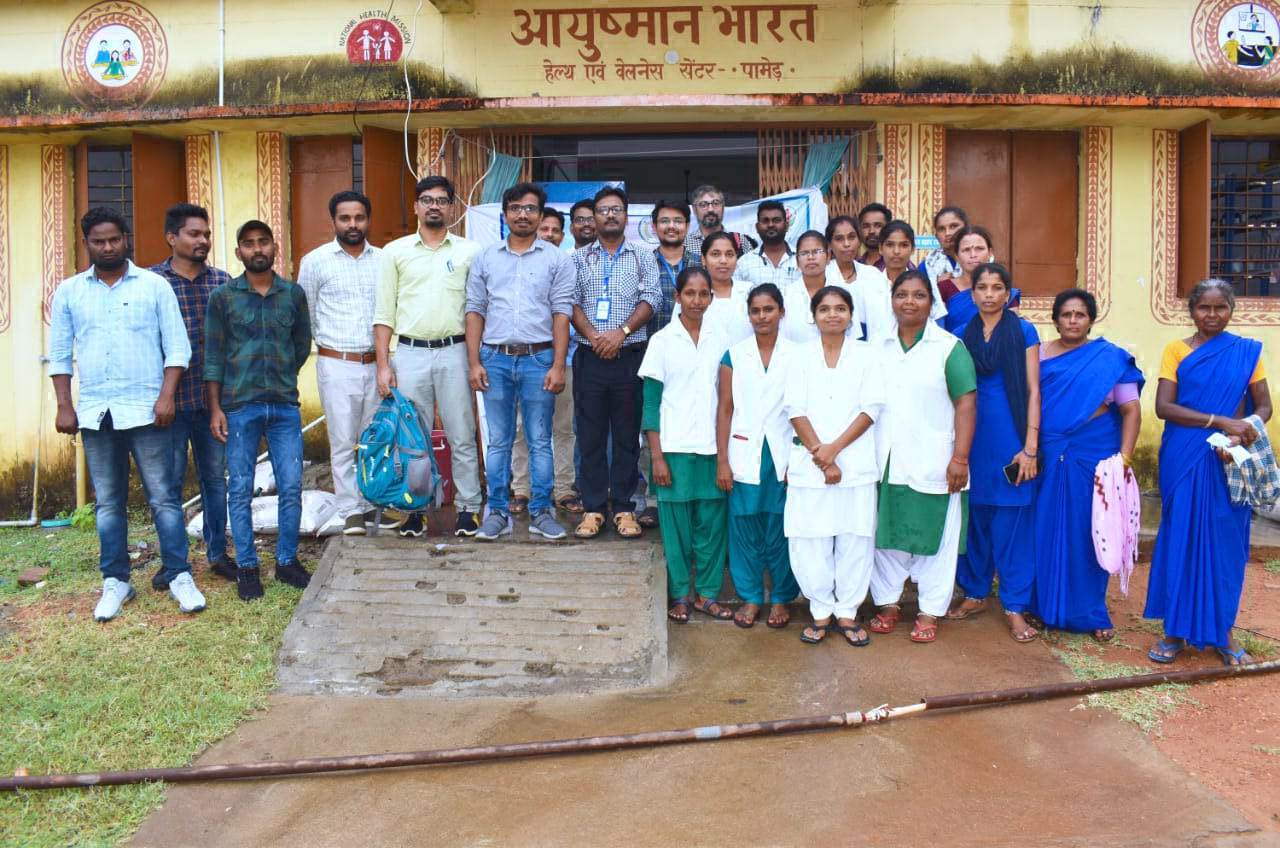 पहली बार विशेषज्ञ डॉक्टरों की टीम पहुंची पामेड़, मरीजों का किया इलाज पहली बार विशेषज्ञ डॉक्टरों की टीम पहुंची पामेड़, मरीजों का किया इलाज