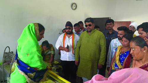 भूपेश सरकार की योजनाएं ग्रामीण अर्थव्यवस्था के लिए संजीवनी हुई साबित - जितेन्द्र भूपेश सरकार की योजनाएं ग्रामीण अर्थव्यवस्था के लिए संजीवनी हुई साबित - जितेन्द्र