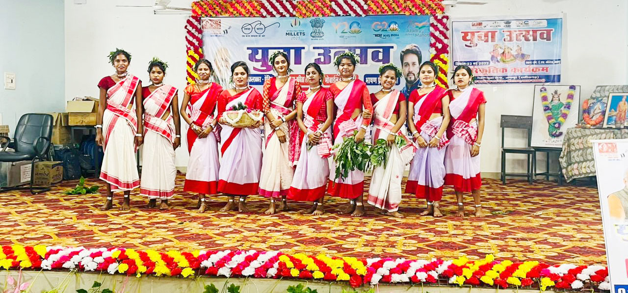 एनईएस कॉलेज में जिला स्तरीय युवा उत्सव