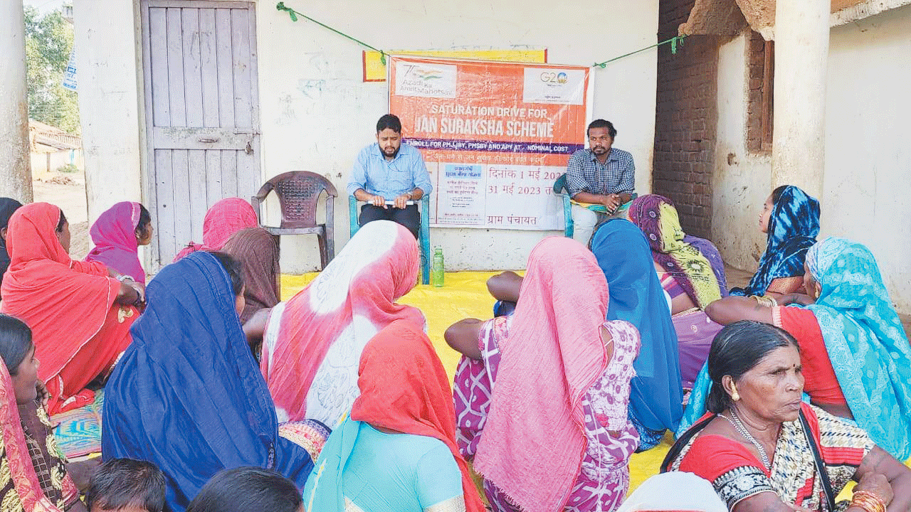 पीएनबी का आदिवासी ब्लॉक के सुदूर अंचल गांव में शिविर