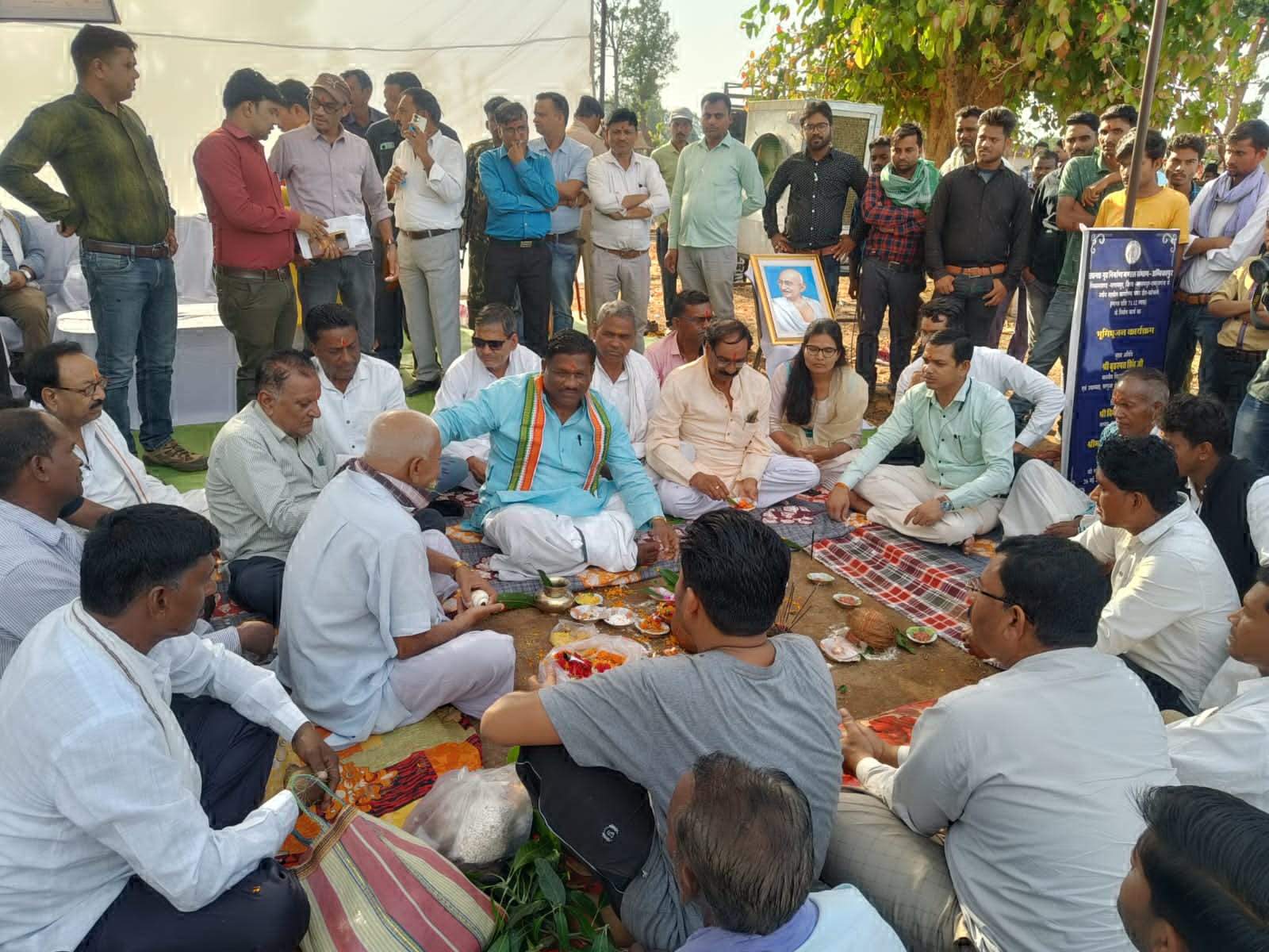 विधायक बृहस्पति ने दो नवीन शासकीय कार्यालय भवन निर्माण का किया भूमिपूजन