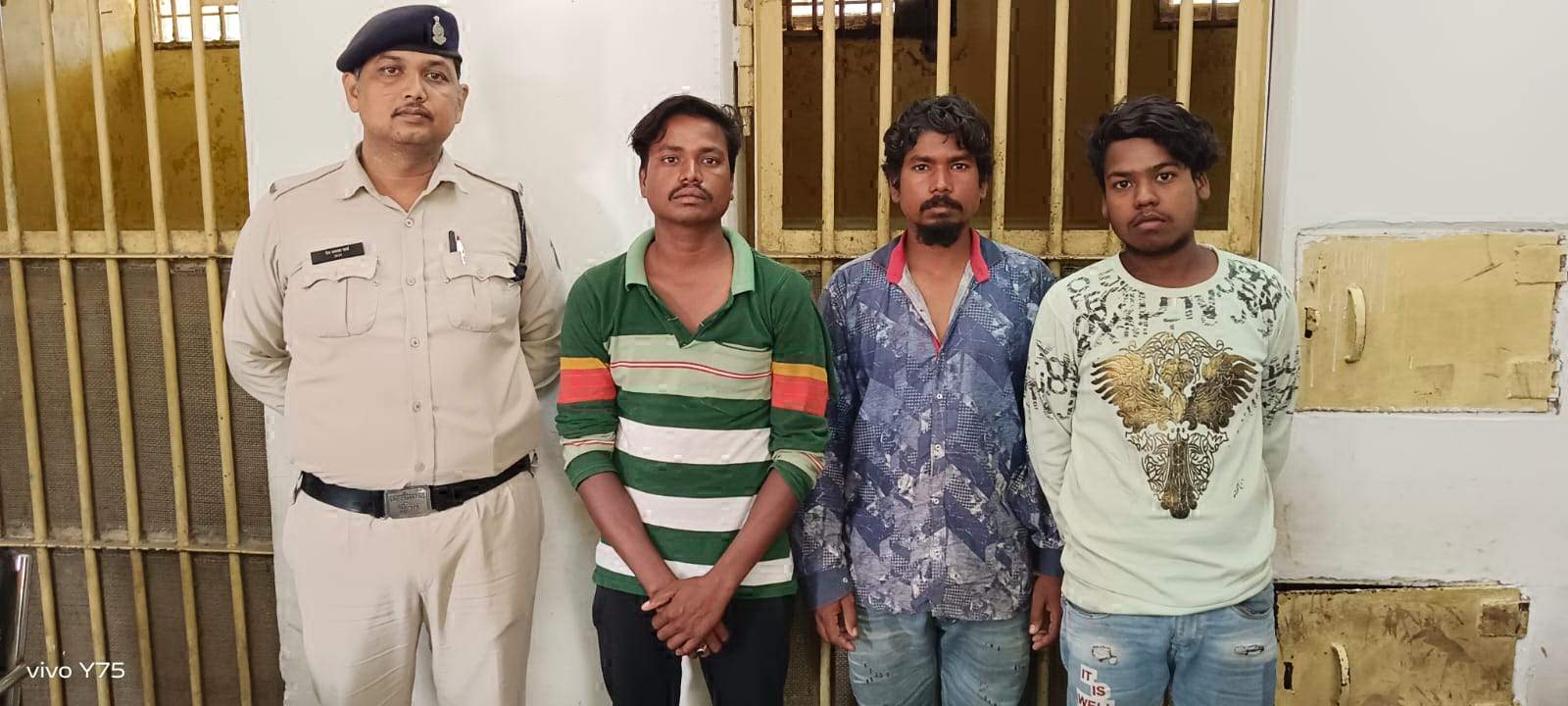 चाकूबाजी करने वाले तीन गिरफ्तार