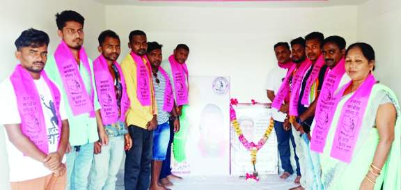 पूर्व सीएम अजीत जोगी को दी श्रद्धांजलि पूर्व सीएम अजीत जोगी को दी श्रद्धांजलि