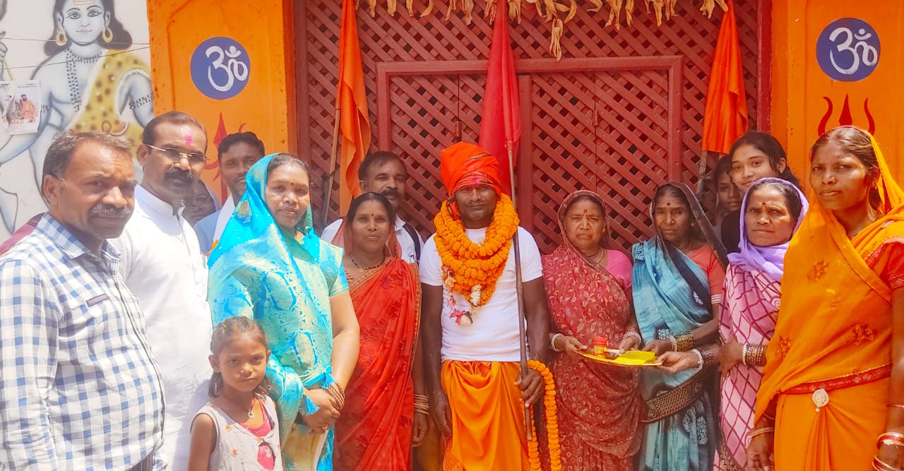 दूसरी बार मां वैष्णो देवी के दर्शन करने पैदल निकले राजेंद्र