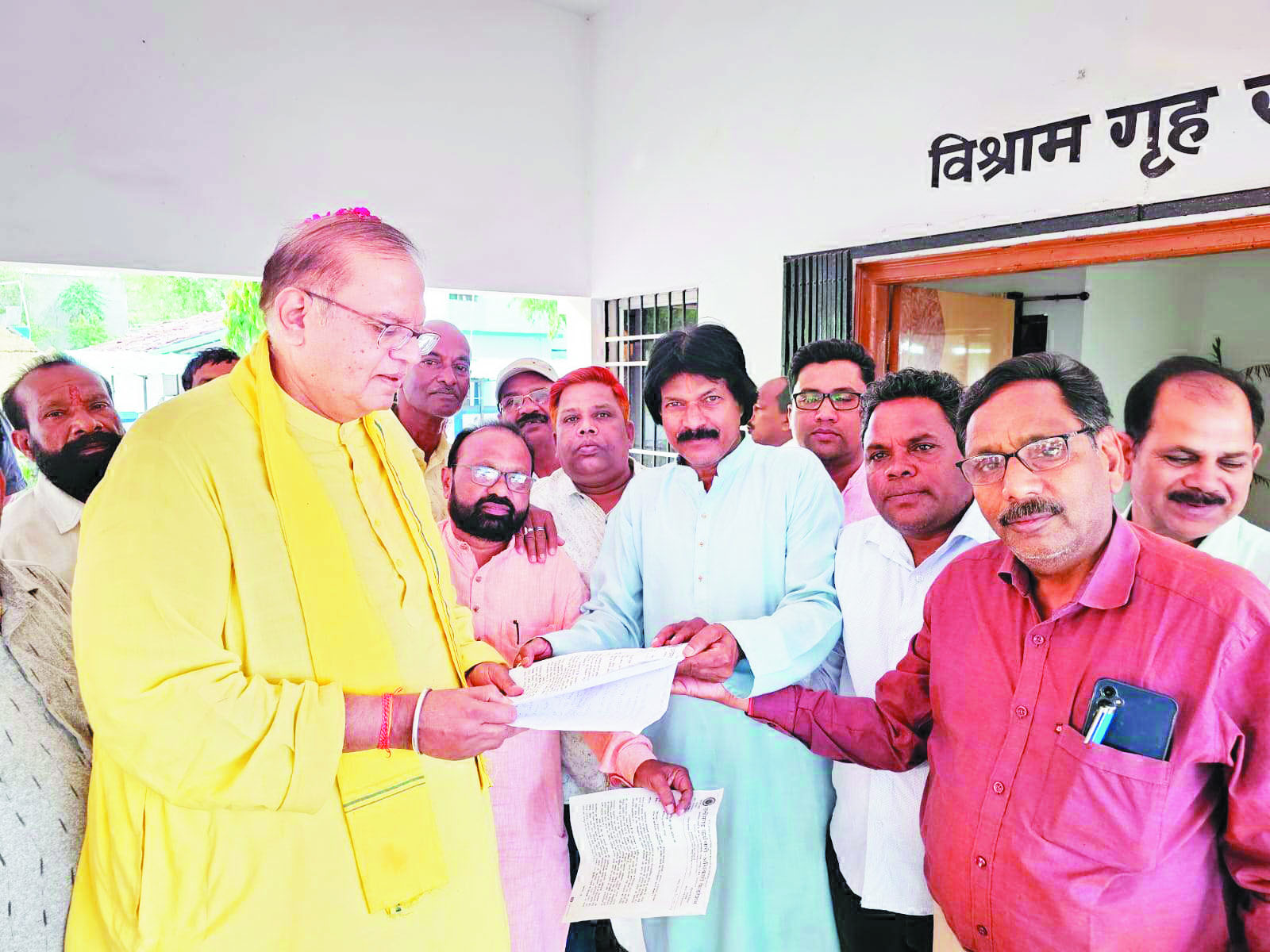 कर्मचारी अधिकारी फेडरेशन ने 4 सूत्रीय मांगों को लेकर विधायक को सौंपा ज्ञापन कर्मचारी अधिकारी फेडरेशन ने 4 सूत्रीय मांगों को लेकर विधायक को सौंपा ज्ञापन