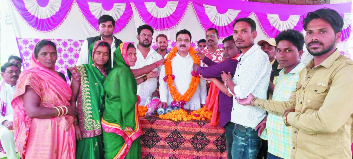 कन्हारपुरी में बनेगा सीसी रोड कन्हारपुरी में बनेगा सीसी रोड