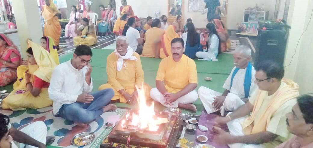 पांच कुण्डीय गायत्री महायज्ञ पूजन पांच कुण्डीय गायत्री महायज्ञ पूजन