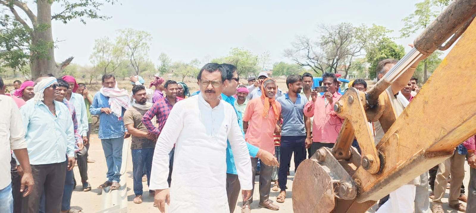 10 गांवों के ग्रामीणों का चक्काजाम