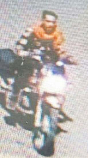 सराफा लाइन से   बाइक पार