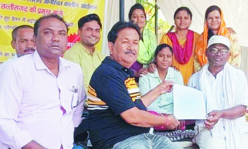 सर्व आदिवासी समाज ने किया पटवारियों की मांगों का समर्थन