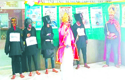 नुक्कड़ नाटक से नशा मुक्ति अभियान नुक्कड़ नाटक से नशा मुक्ति अभियान