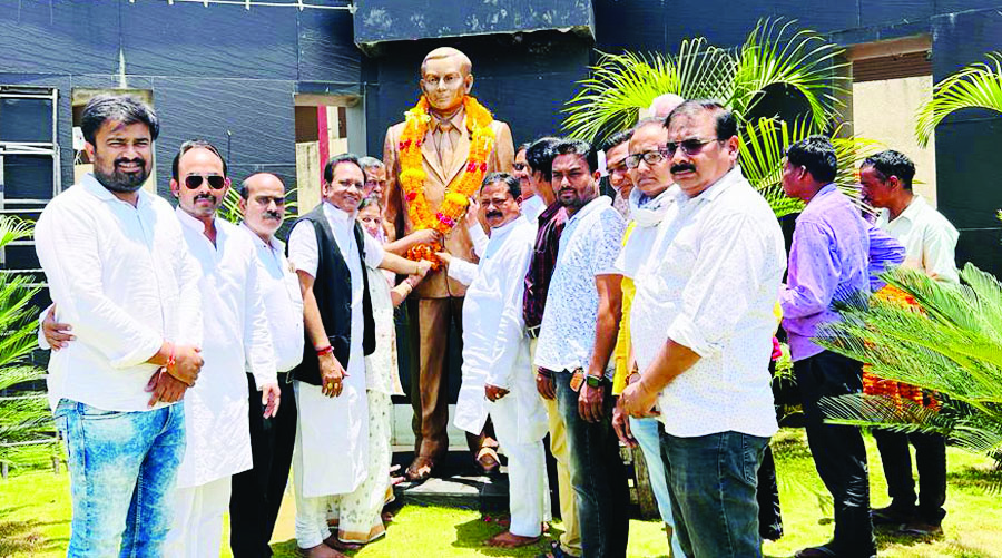 जयंती पर एमएस सिंहदेव को कांग्रेसियों ने किया याद जयंती पर एमएस सिंहदेव को कांग्रेसियों ने किया याद