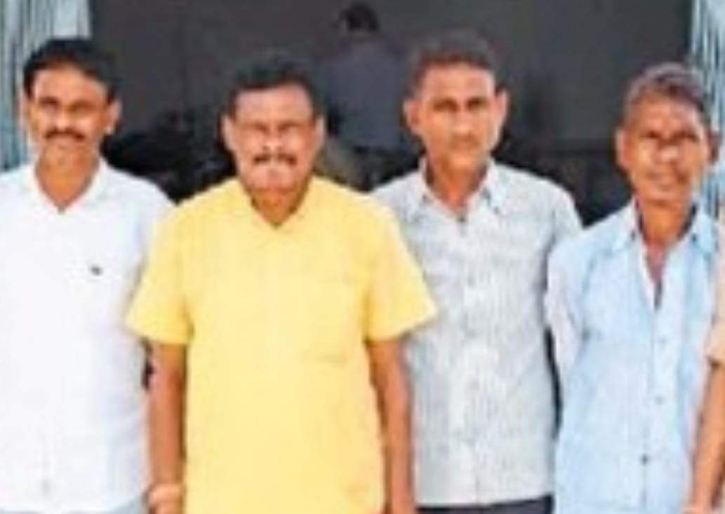 फरार आरोपियों को पुलिस ने पकड़ा, रिमांड पर भेजा जेल फरार आरोपियों को पुलिस ने पकड़ा, रिमांड पर भेजा जेल