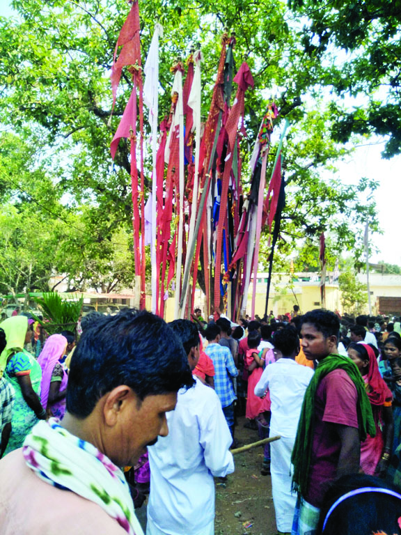 नकुलनार मंडई में ग्रामीणों का हुजूम  3 साल में लगता है मेला