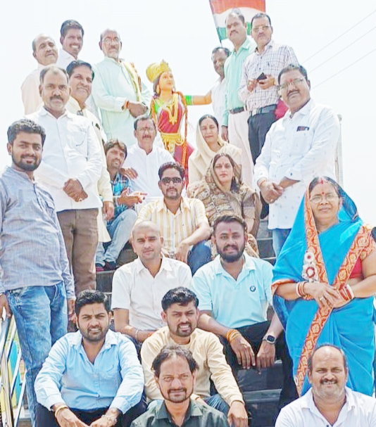 केनाल रोड के समीप लगी भारत माता की प्रतिमा केनाल रोड के समीप लगी भारत माता की प्रतिमा