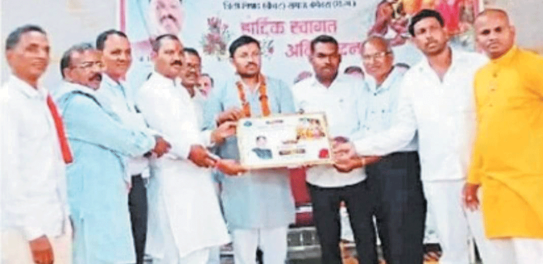 निषाद समाज को संगठन के सूत्र में पिरोने पर बल
