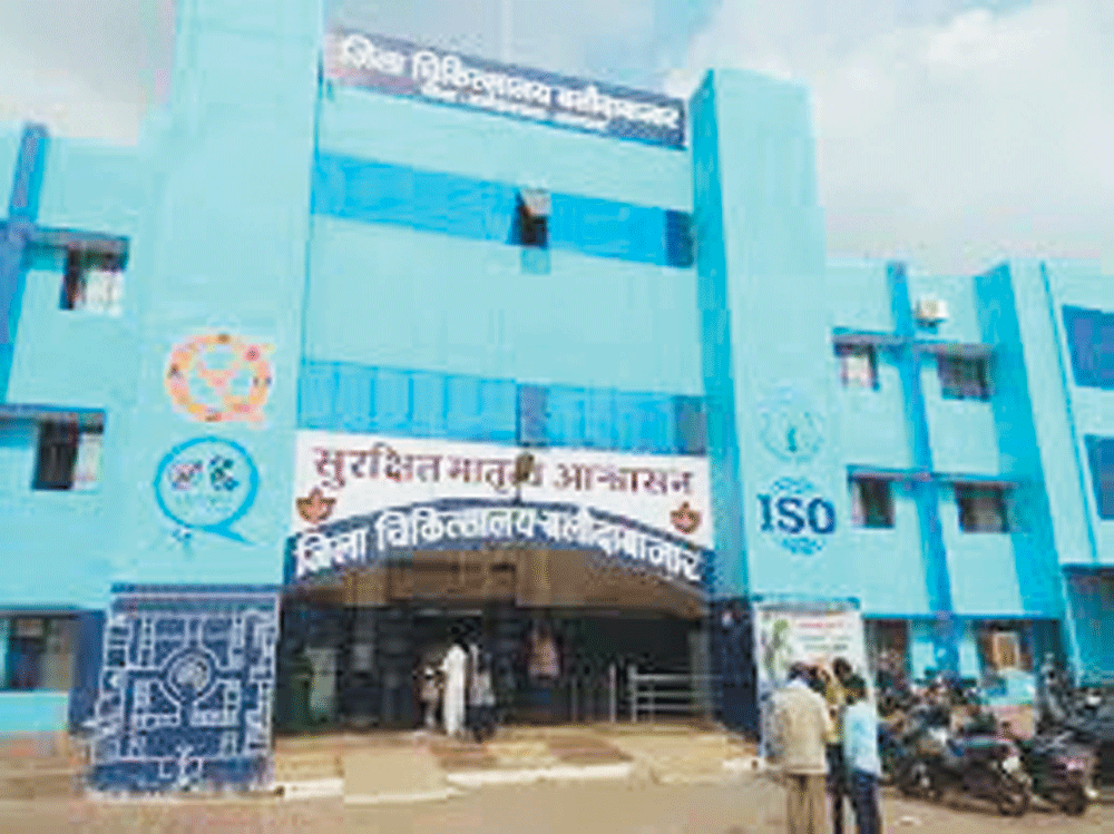 6 विशेषज्ञ डॉक्टर, 28 नर्स के भरोसे जिले का सबसे बड़ा 150 बिस्तर का अस्पताल