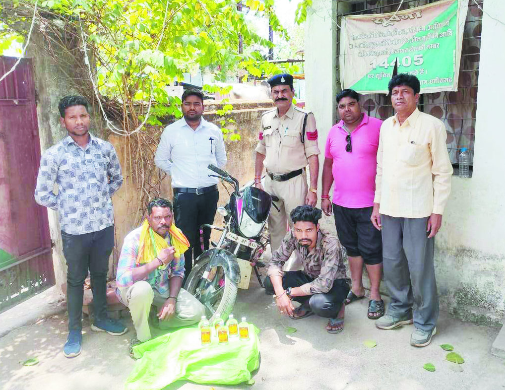 अवैध शराब परिवहन, 2 बंदी अवैध शराब परिवहन, 2 बंदी