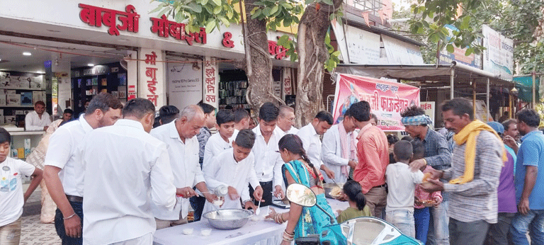 कबीर प्राकटय दिवस पर भंडारा