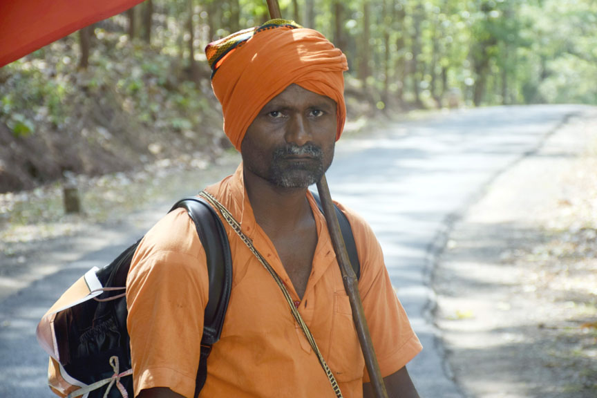 वैष्णोदेवी दर्शन के लिए 2 हजार किमी के सफर में निकले पदयात्री को भीषण गर्मी और लू के थपेड़ों की परवाह नहीं