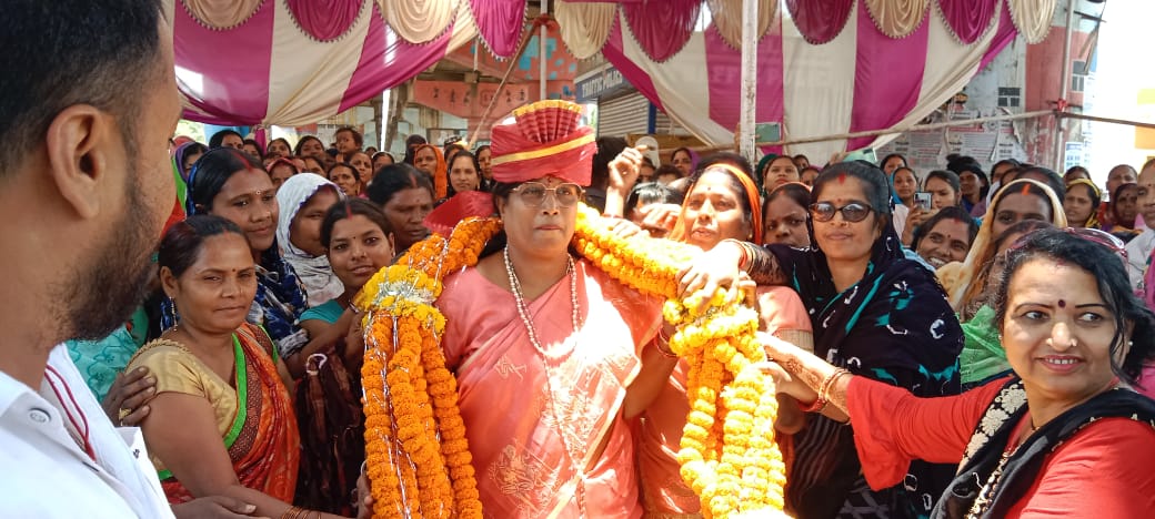 महापौर ने सादगी के साथ मनाया जन्मदिन महापौर ने सादगी के साथ मनाया जन्मदिन