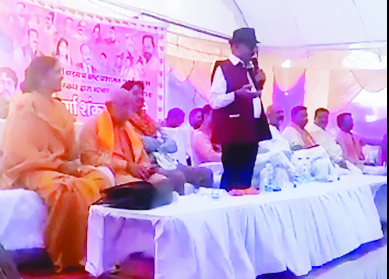 कुछ ही दिन बचे हंै आपका विधायक फिर आरटीआई लगाएगा और भइयालाल के लिए दारू ढोएगा... कुछ ही दिन बचे हंै आपका विधायक फिर आरटीआई लगाएगा और भइयालाल के लिए दारू ढोएगा...