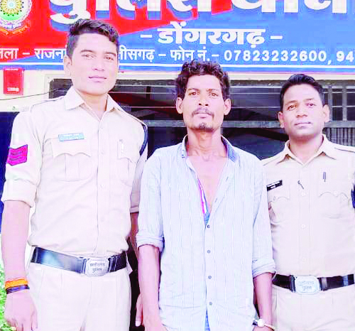 घर से मोबाईल चोरी करने वाला आरोपी पकड़ाया घर से मोबाईल चोरी करने वाला आरोपी पकड़ाया