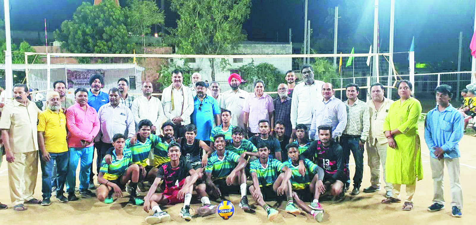 फ्लड लाईट वॉलीबॉल स्पर्धा शुरू फ्लड लाईट वॉलीबॉल स्पर्धा शुरू
