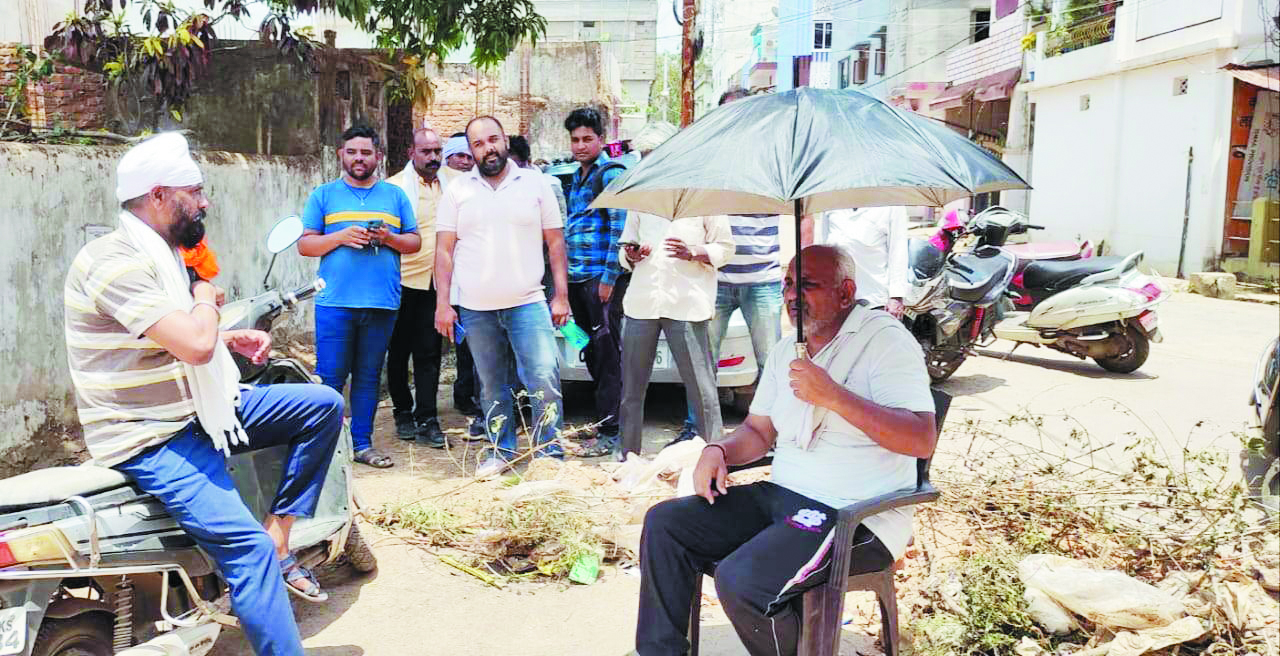 निगम ने बंद किया जेसीबी भेजना, वार्डवासियों ने खोला मोर्चा