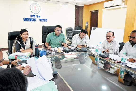 हड़ताली कर्मियों पर कार्रवाई की तैयारी, बैठक में गैरहाजिर 4 अफसरों को नोटिस