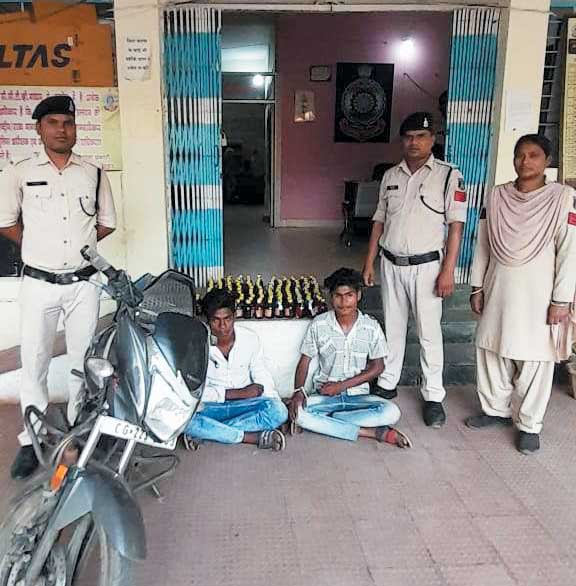 शराब का अवैध परिवहन, 3 आरोपी गिरफ्तार