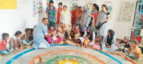 जनप्रतिनिधियों ने बताए पोषण आहार के महत्व