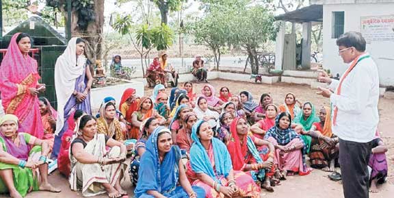 निगम मंडल सदस्य ने किया मनरेगा कार्य का निरीक्षण, जनसंपर्क भी