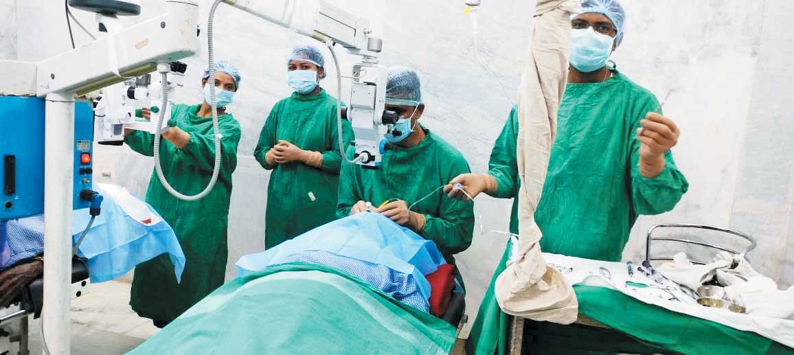 मोतियाबिंद मुक्त जिला घोषित करने प्राथमिकता से किया जा रहा है ऑपरेशन