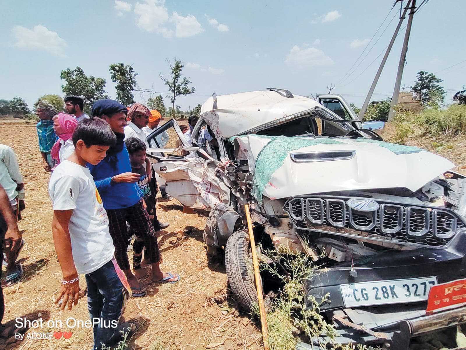 बस-स्कॉर्पियो में टक्कर जिपं सदस्य सहित 3 गंभीर