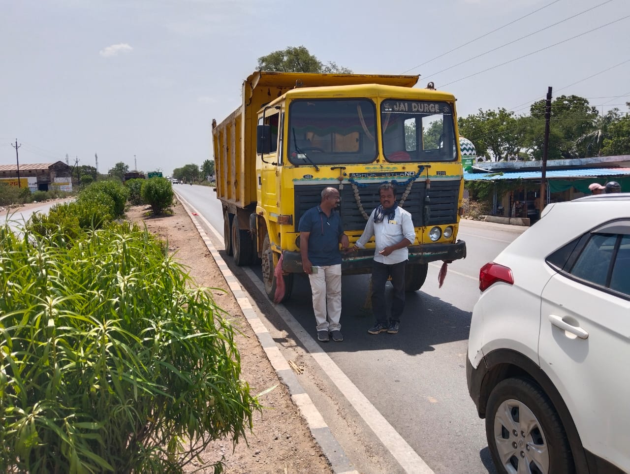 रेत तस्करों के खिलाफ दो दिन की कार्रवाई में आधा दर्जन वाहन जब्त रेत तस्करों के खिलाफ दो दिन की कार्रवाई में आधा दर्जन वाहन जब्त