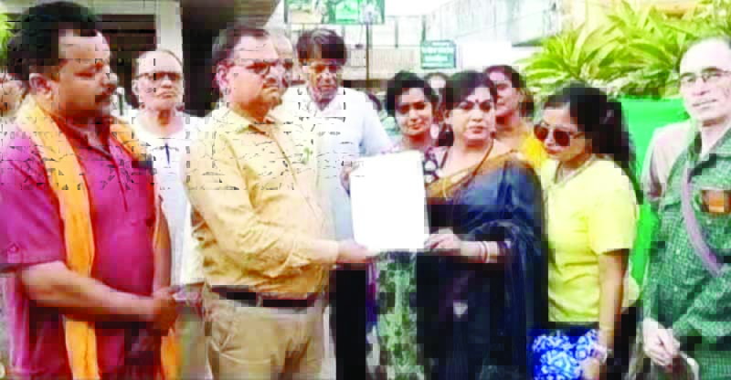 आदिपुरूष पर बैन लगाने की मांग