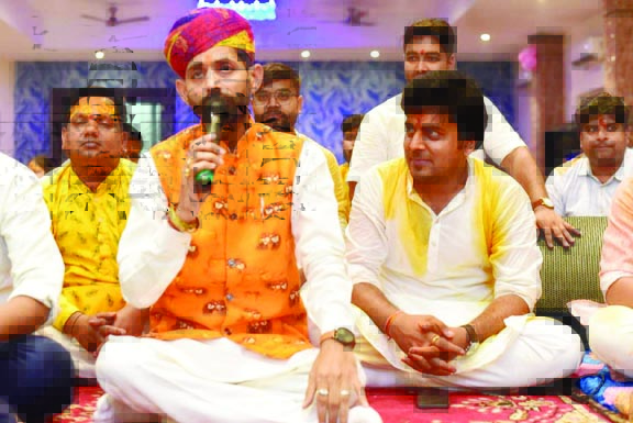 श्री श्याम प्रभु के भजनों में झूमे भक्तगण श्री श्याम प्रभु के भजनों में झूमे भक्तगण