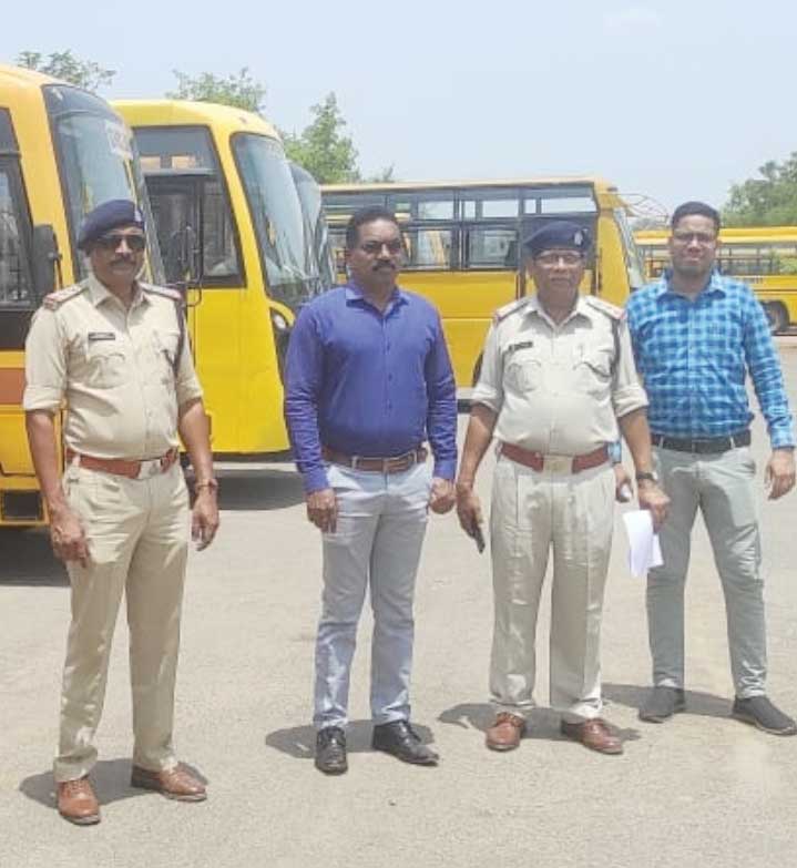  61 स्कूल बसों की जांच की गई, 4 में मिली खामियां, जुर्माना