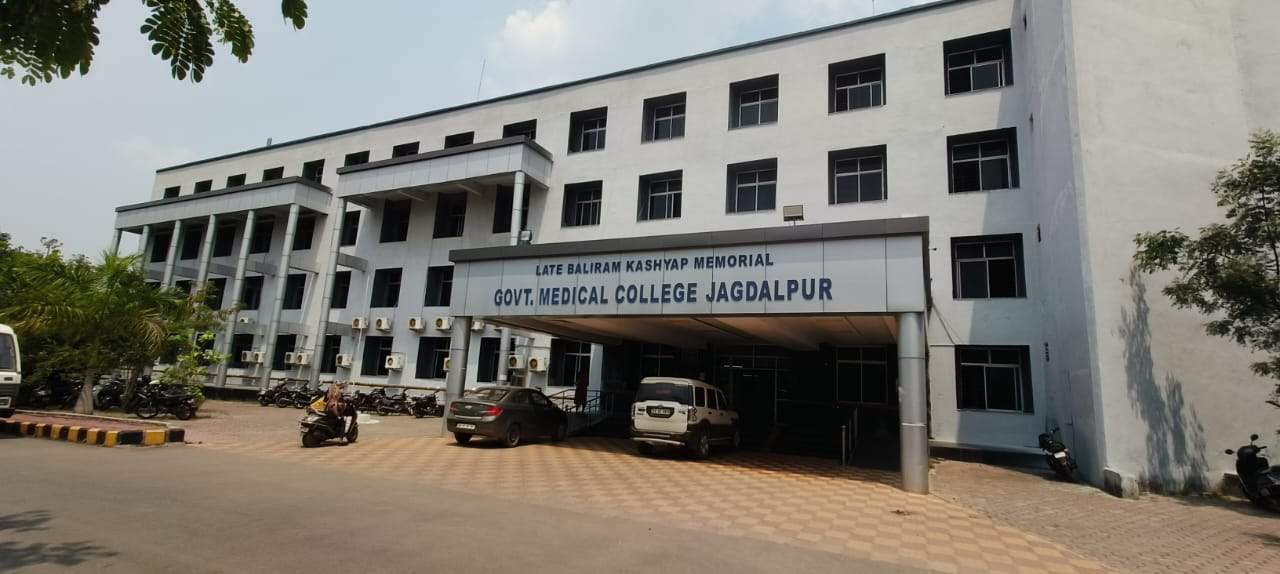 स्टाफ नर्स की कमी, काम का बढ़ रहा दबाव