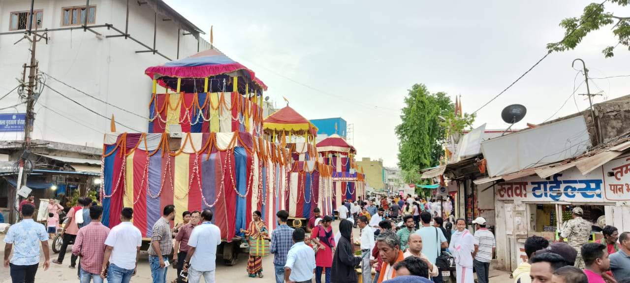 बस्तर गोंचा महापर्व: तुपकी की सलामी के साथ गुंडिचा मंदिर  पहुंचे भगवान जगन्नाथ