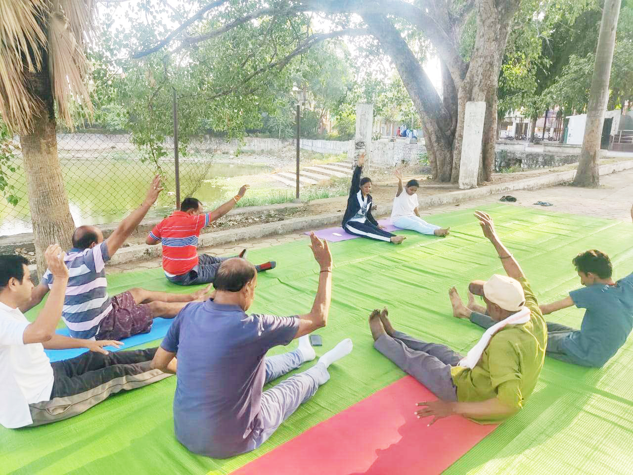 योगाचार्य संतोषी ने बताए योग के फायदें