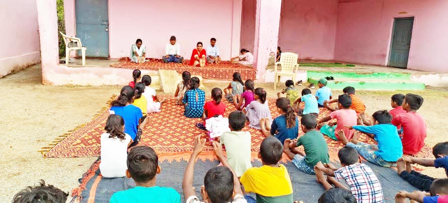 गोरेगांव स्कूल में बच्चों ने किया योग