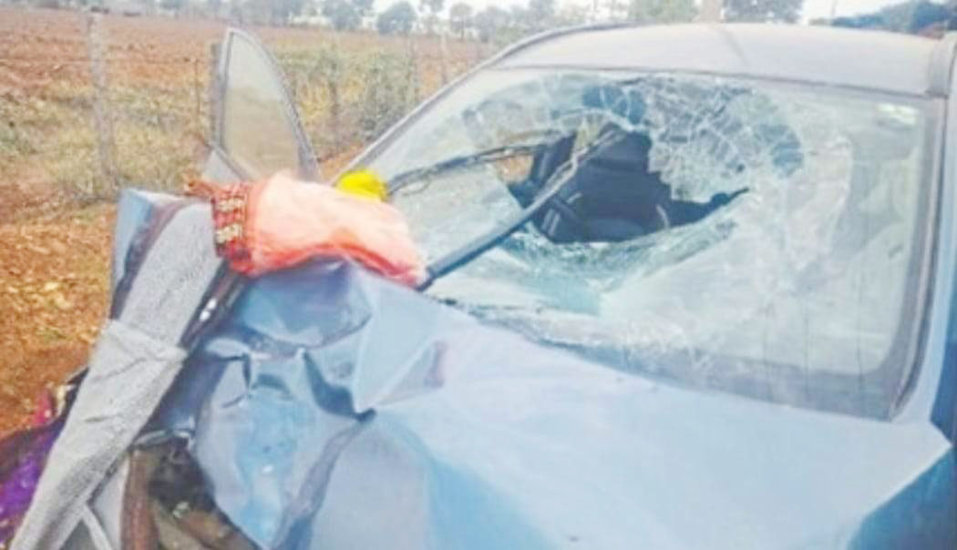 कार की ठोकर से पत्नी की मौत, पति घायल