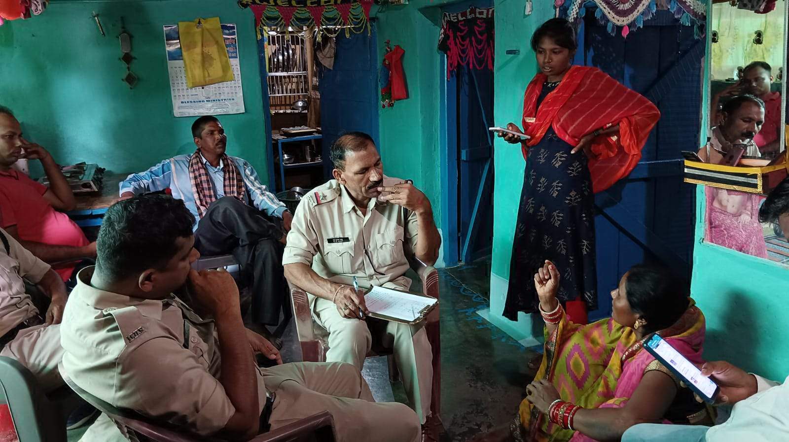 सूने घर से सवा दो लाख की चोरी